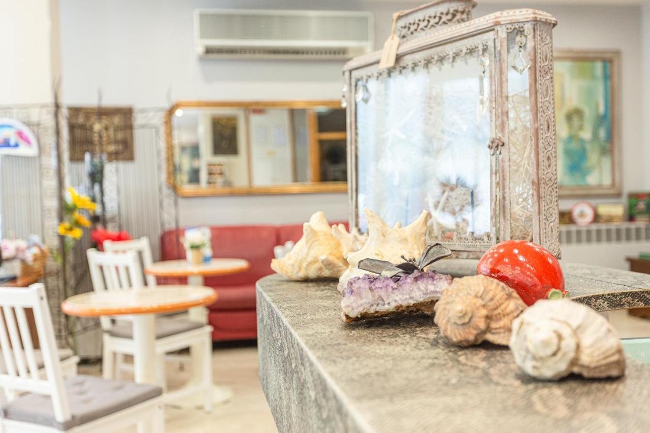 Hotel Kiss Cesenatico Ngoại thất bức ảnh