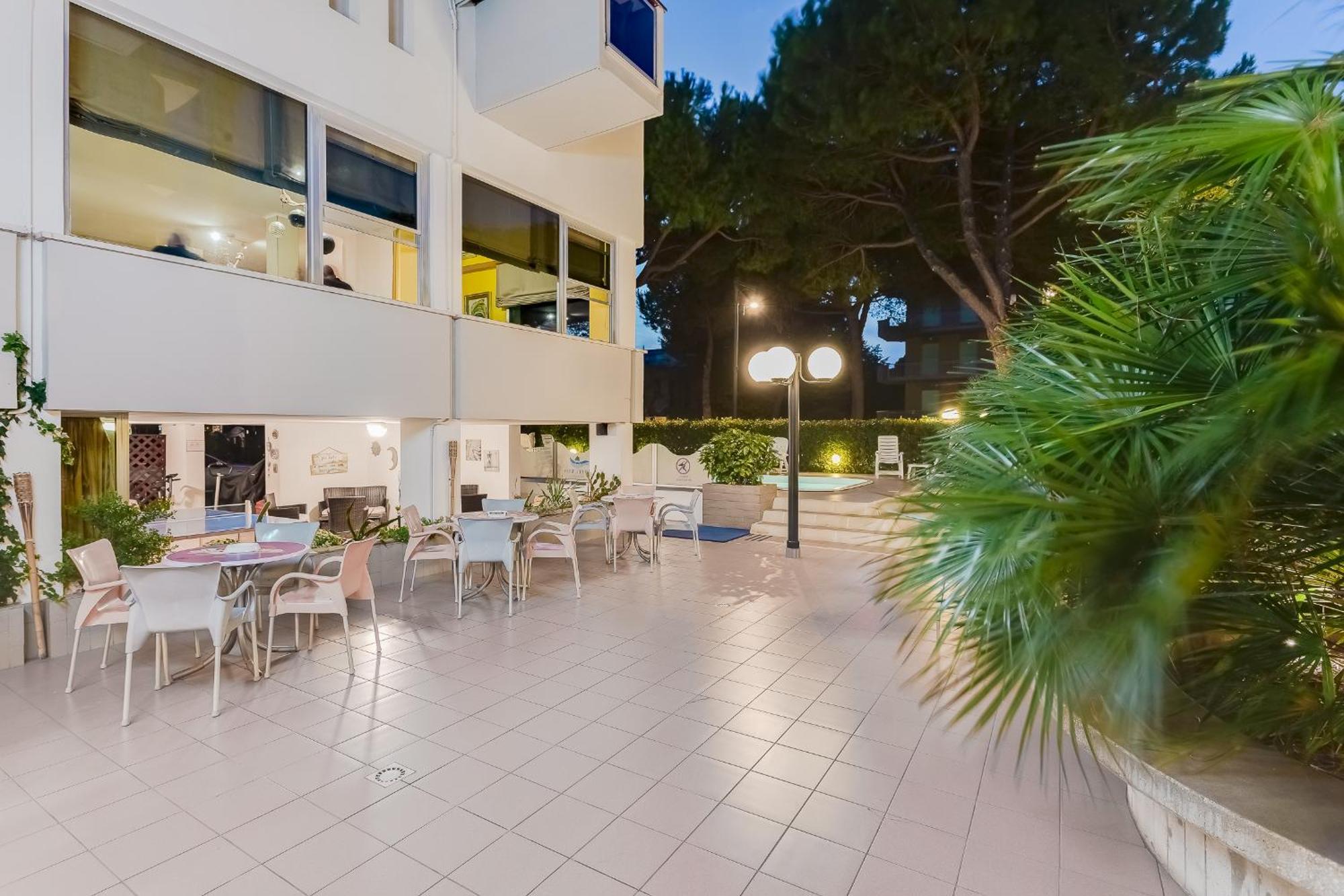 Hotel Kiss Cesenatico Ngoại thất bức ảnh